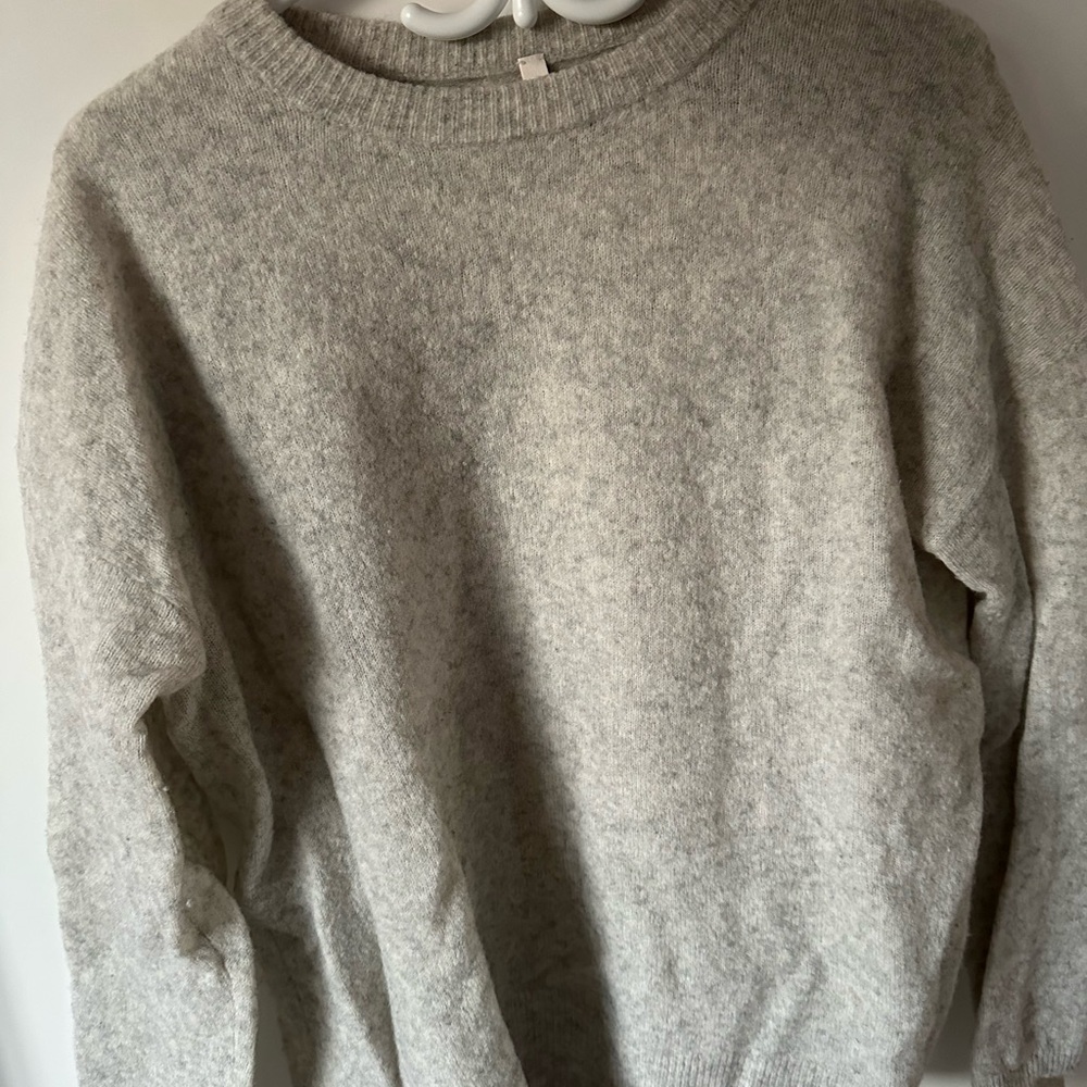Babaton Gray Crewneck Sweater Soft Knit Classic